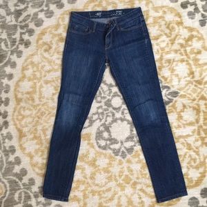Levi’s skinny jeans size 27
